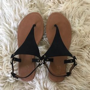 Women’s black sandals